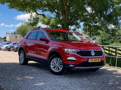 Volkswagen T-Roc - 1.0 TSI Style | Carplay + PDC + Airco + ACC nu €11.975, - incl. BTW