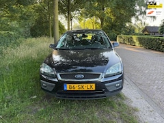 Ford Focus Wagon - 1.6-16V Futura