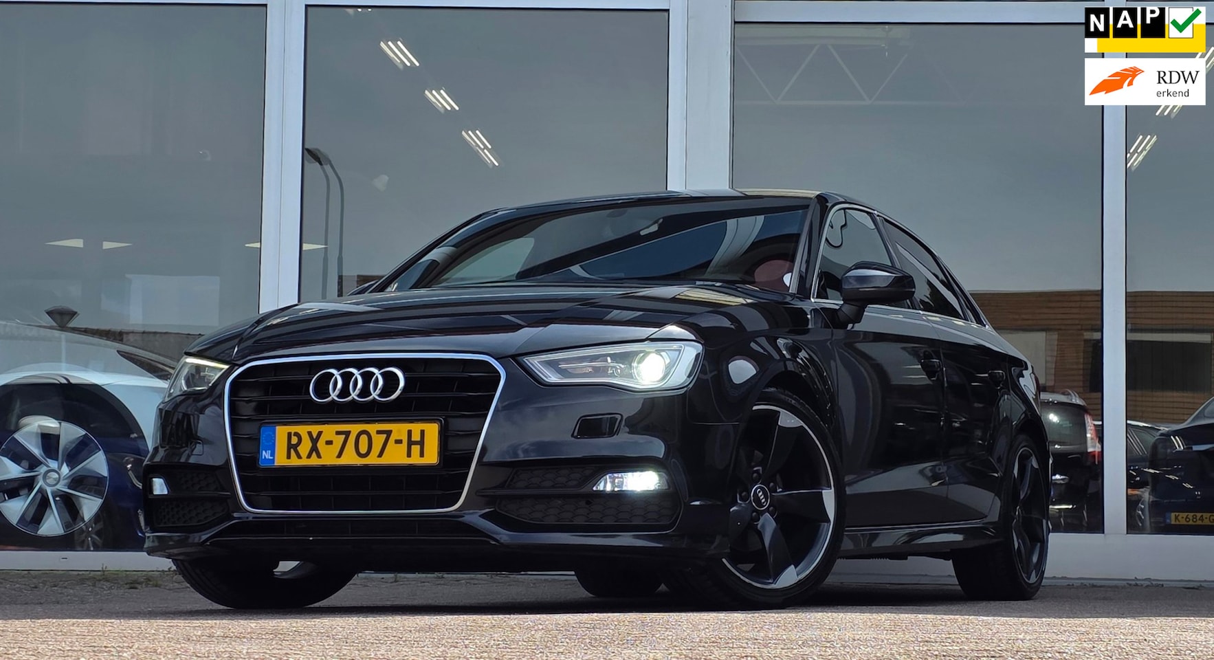 Audi A3 Limousine - 1.4 TFSI CoD Ambition Pro Line S 100% Onderhouden 18" Rotor Velgen - AutoWereld.nl