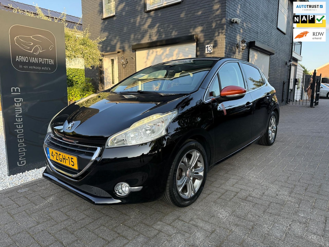 Peugeot 208 - 1.2 e-VTi Roland Garros - Pano - Leer - AutoWereld.nl
