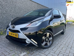 Toyota Aygo - 1.0 VVT-i x-clusiv/Dealer onderhouden/Full options