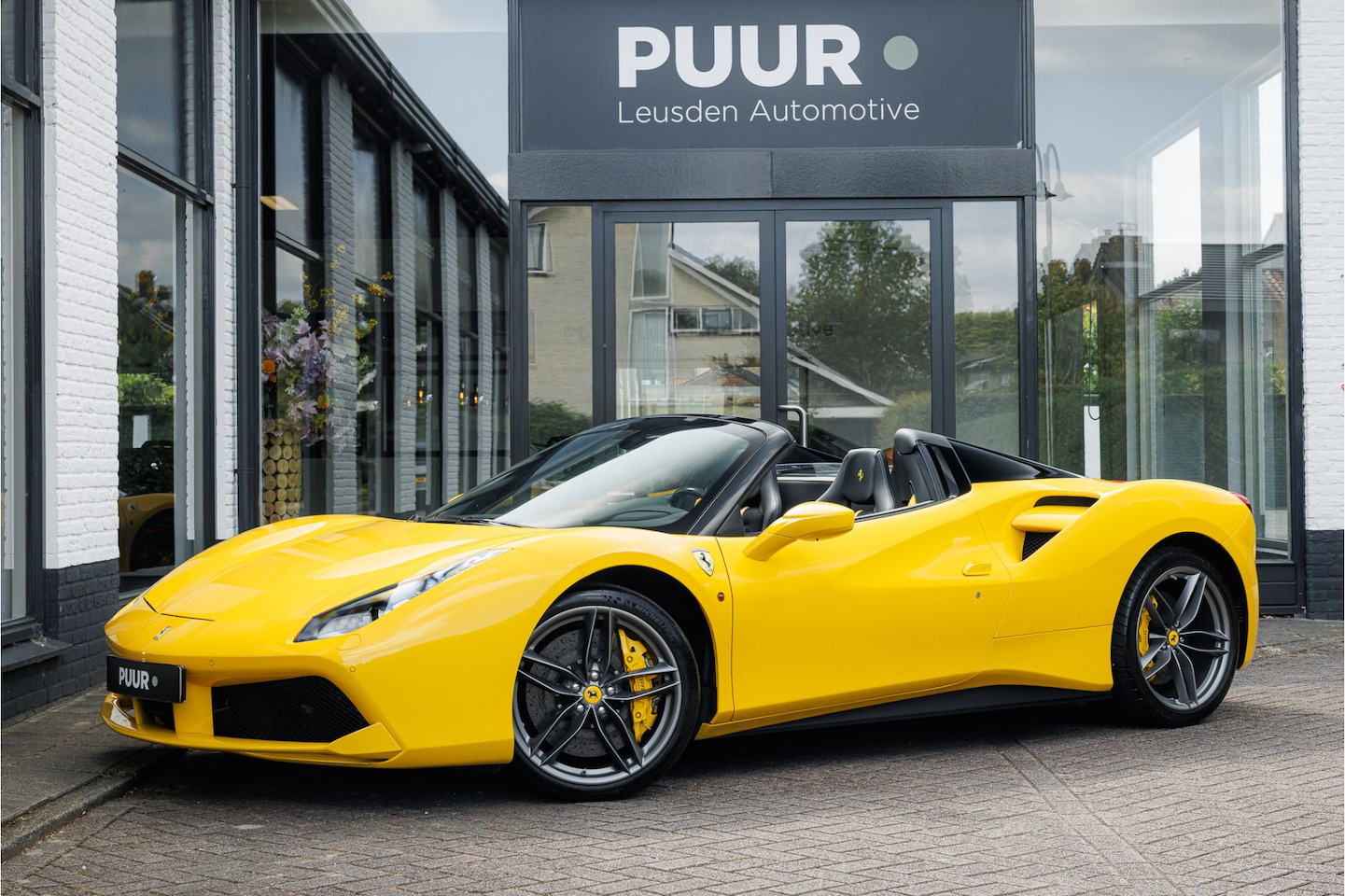 Ferrari 488 - Spider 3.9 V8 Giallo Modena Goldrake Racing Seats - Carbon - Ferrari Service History - AutoWereld.nl