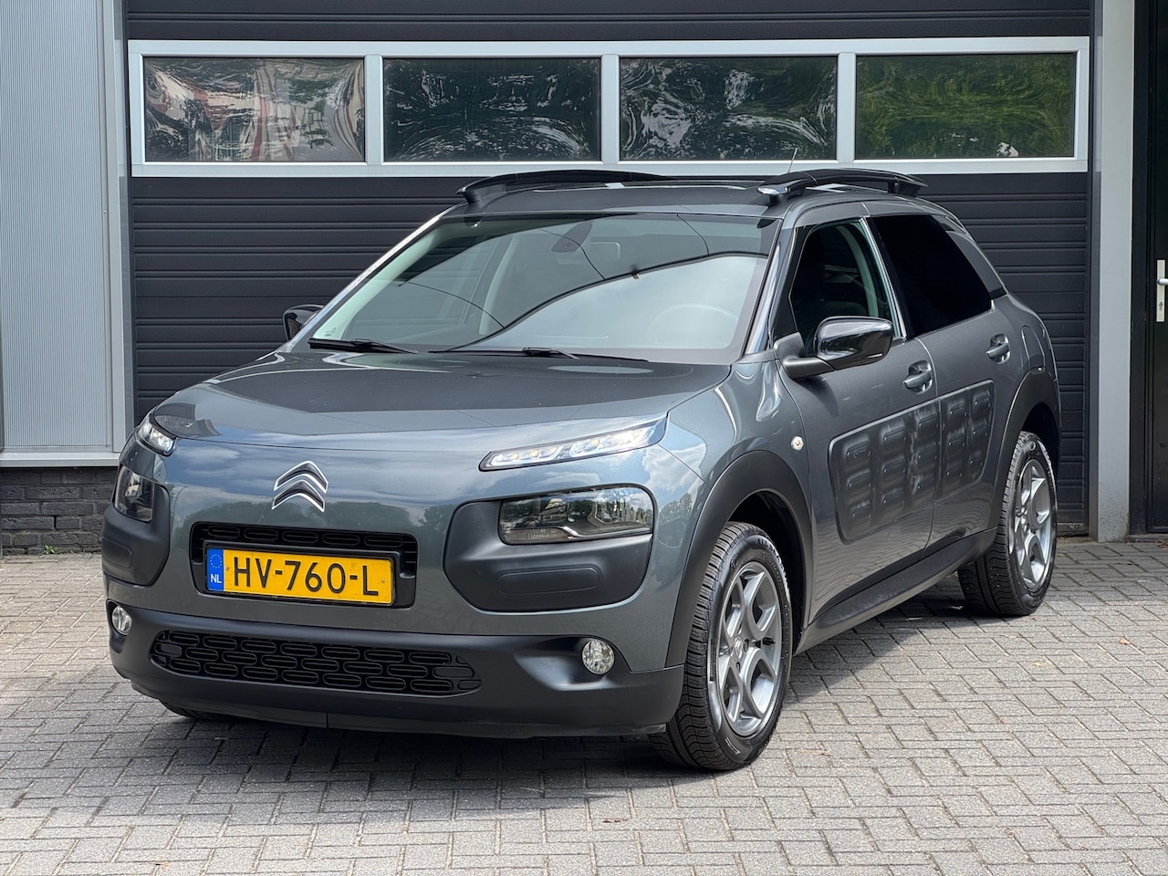 Citroën C4 Cactus - 1.2 PureTech Shine Navi, Climate, Cruise Control, PDC, NAP - AutoWereld.nl