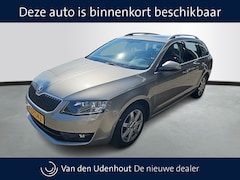 Skoda Octavia Combi - 1.4 TSI 140pk Automaat Elegance Businessline / 1e Eigenaar / Panoramadak / Xenon