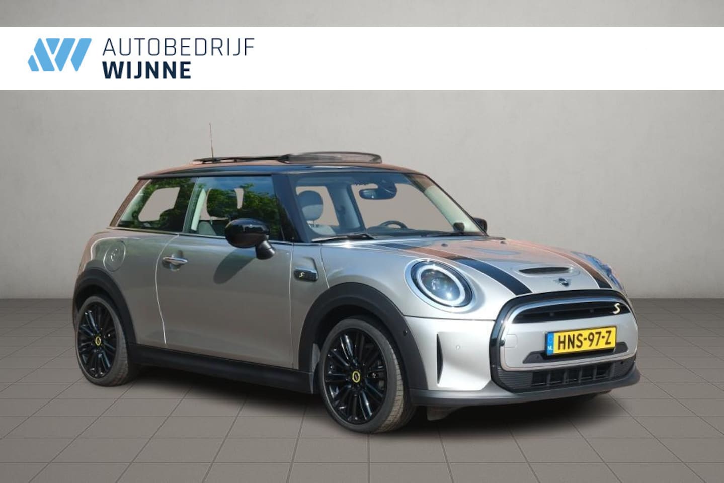 MINI Mini-Electric - Cooper S 184pk 32 kWh Camden Edition | Navi | Climate | Panoramadak | Harman/kardon | Came - AutoWereld.nl
