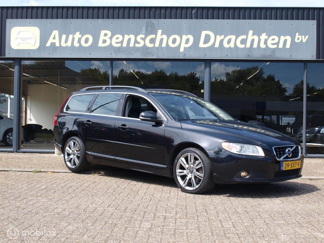 Volvo V70 - Aut6 5-CYL Leer Xenon Navi Stoelverwarm Trekhaak - AutoWereld.nl