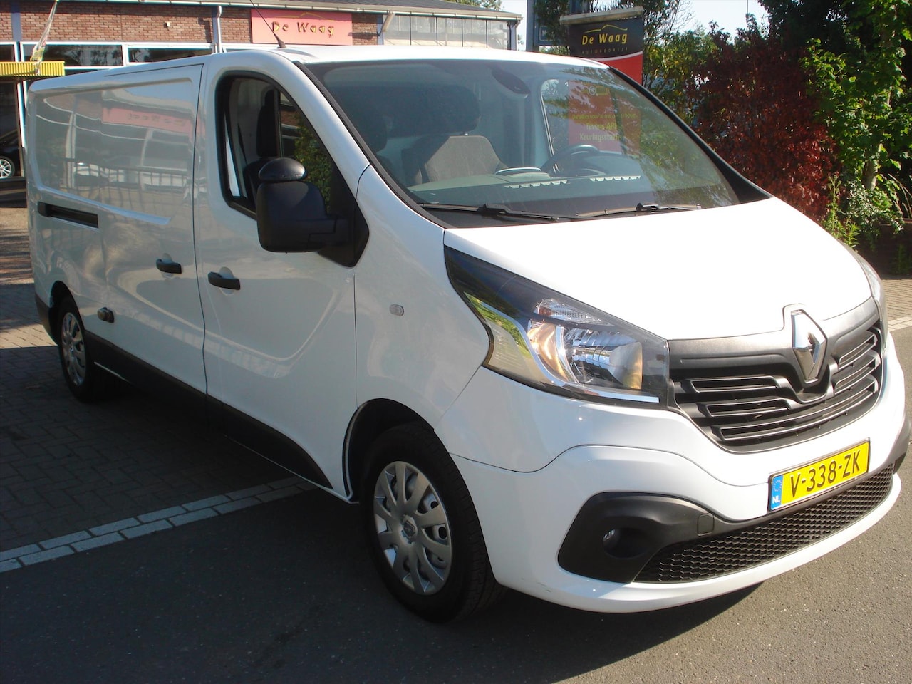 Renault Trafic - 1.6 dCi 120pk L2H1 EURO 6 AIRCO-NAVI - AutoWereld.nl