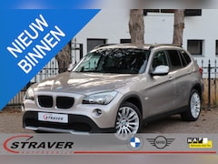 BMW X1 - sDrive18d Executive |Sportstoelen |Navigatie |Trekhaak