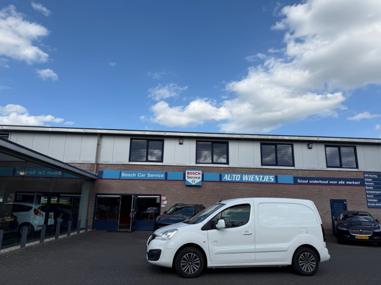 Peugeot Partner - 1.6 BlueHDi | 75 Premium | Airco | Cruise | Navi - AutoWereld.nl