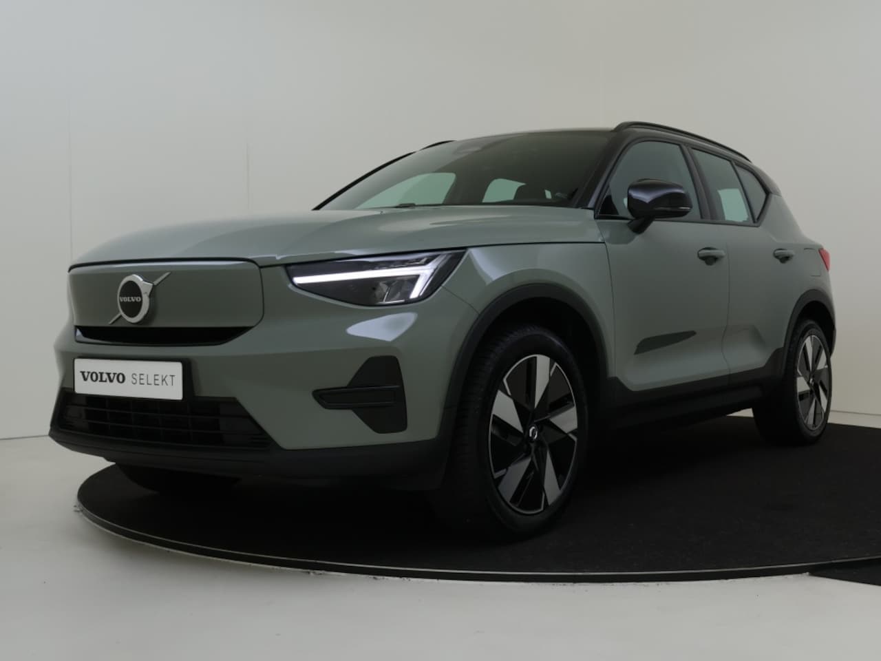 Volvo XC40 - Extended Plus 82 kWh | Trekhaak | Warmtepomp | - AutoWereld.nl