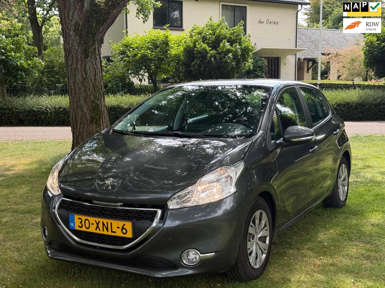Peugeot 208 - 1.4 VTi Envy CARPLAY PDC - AutoWereld.nl