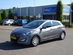 Hyundai i30 - 1.6 GDI i-Drive Cool Plus Airco Cruise Control