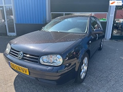 Volkswagen Golf - 1.6-16V Sportline