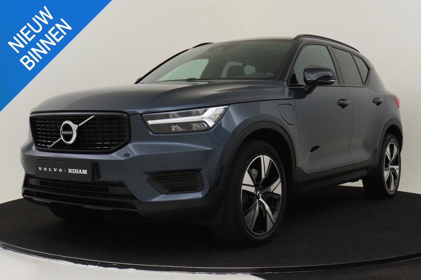 Volvo XC40 - T5 RECHARGE R-DESIGN -PANO.DAK|SPORTCHASSIS|CAMERA|CLIMATE|PRIVACY.GLASS - AutoWereld.nl