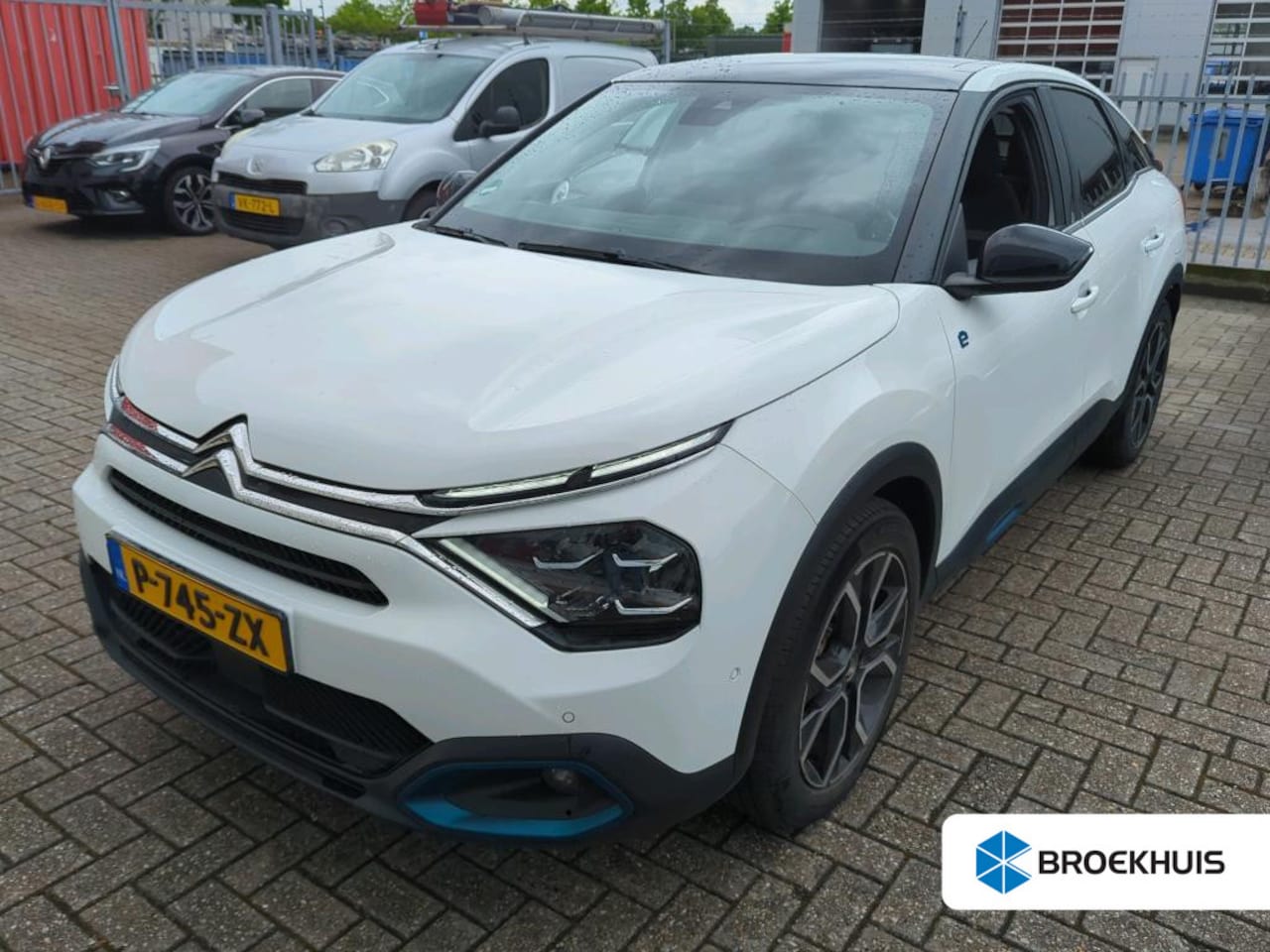 Citroën Ë-C4 - Shine 50 kWh | Adaptive Cruise | Stoelverwarming | Clima | Navi | Apple Carplay/Android Au - AutoWereld.nl