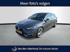 Seat Leon - 1.5 TSI 150pk FR Launch Edition DSG / Panoramadak / Keyless / Camera / Stoelverwarming