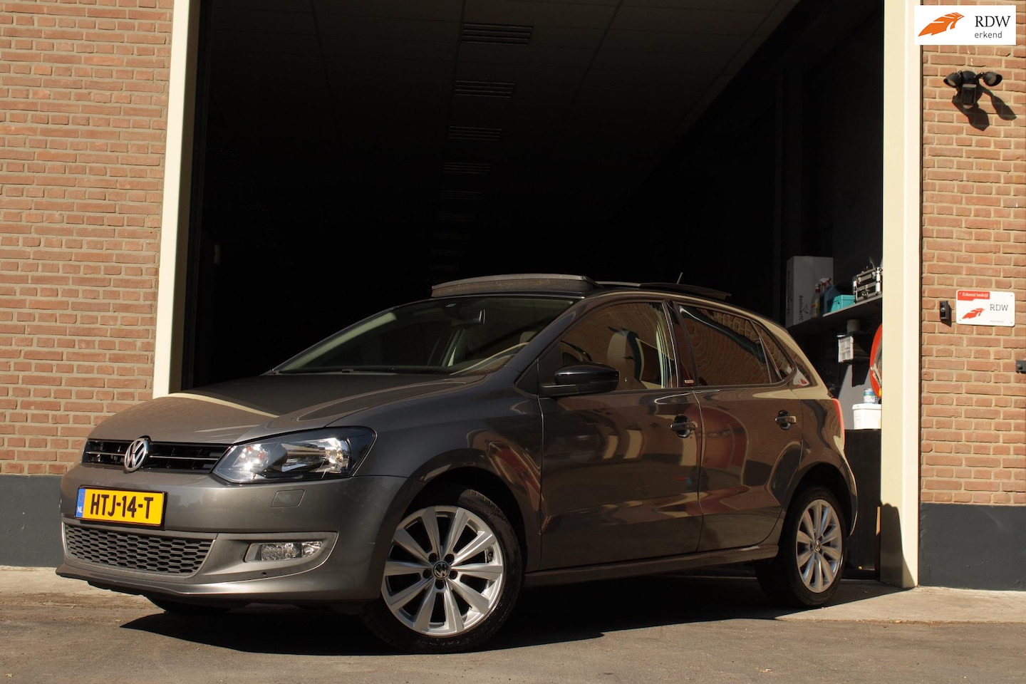Volkswagen Polo - 1.4- Style|Panoramadak|NieuweDistributie|Stoelverwarming| - AutoWereld.nl