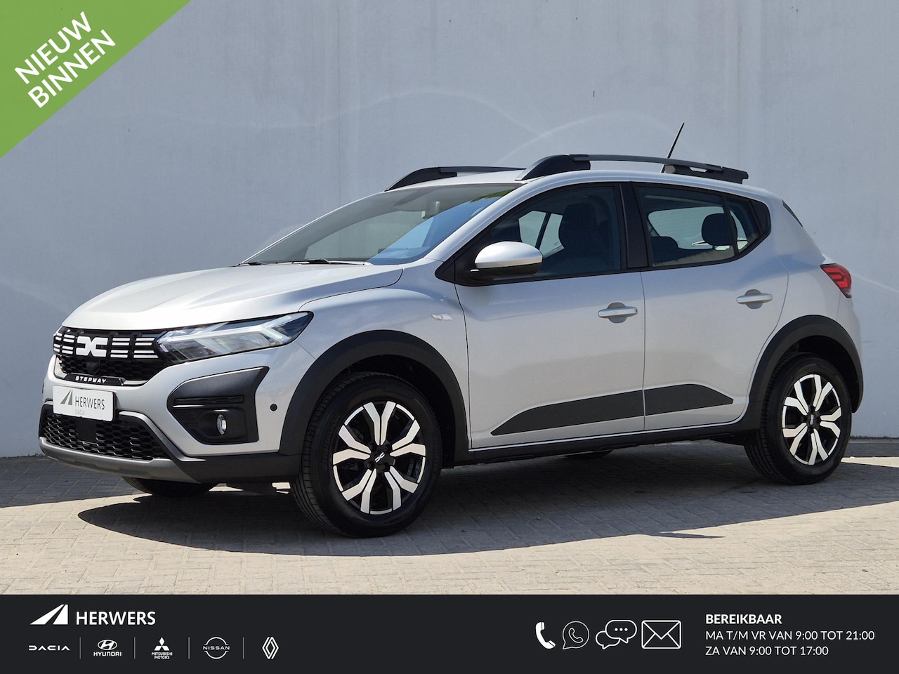 Dacia Sandero Stepway - 1.0 TCe 90 Expression Handgeschakeld / Pack Assist / Navigatie via Apple Carplay of Androi - AutoWereld.nl