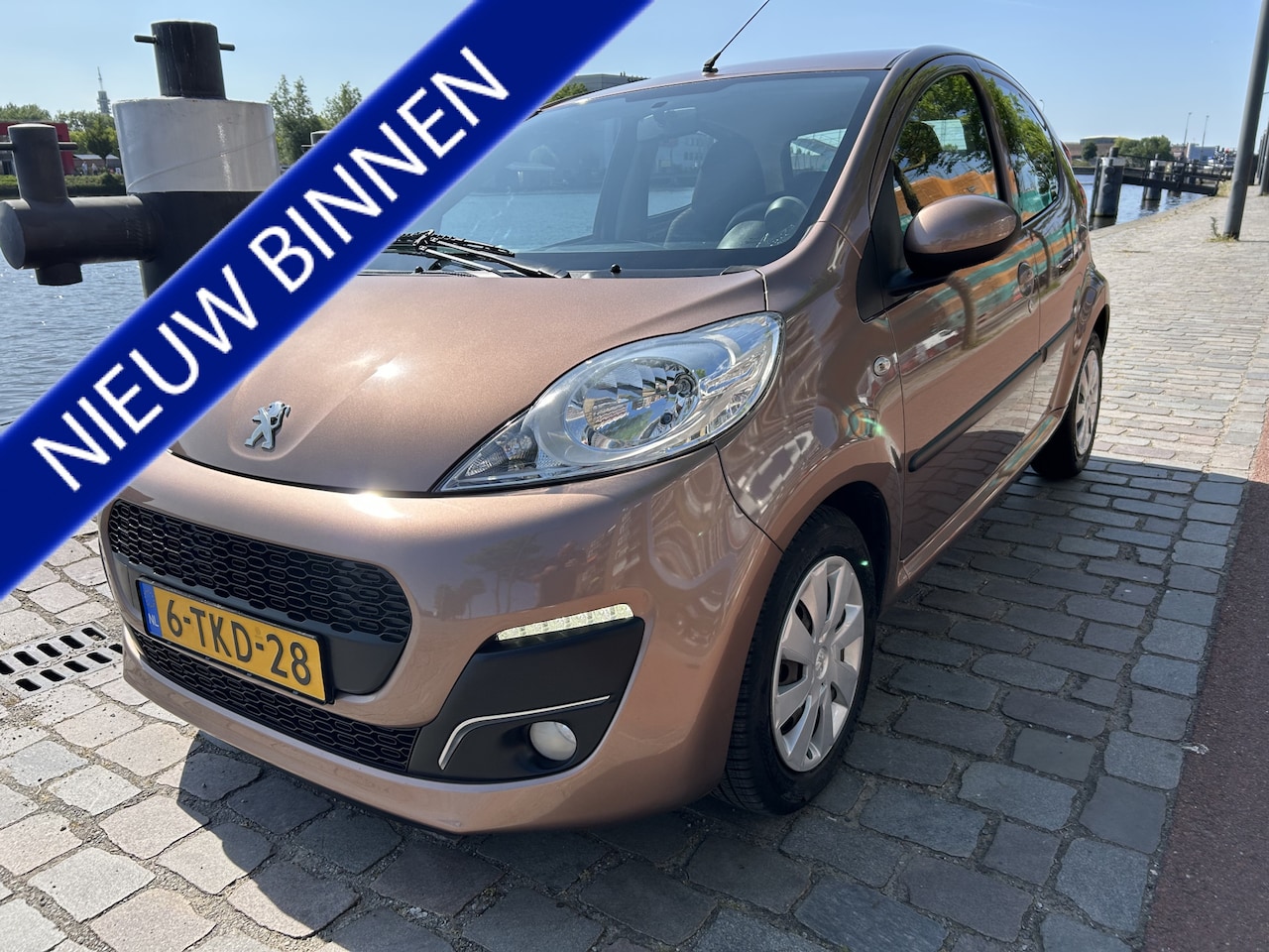 Peugeot 107 - 1.0 Active 5 deurs airco 90.000 km - AutoWereld.nl
