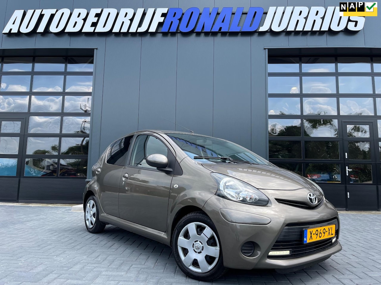 Toyota Aygo - 1.0 VVT-i Aspiration Led/Bluetooth radio/Airco/5Deurs/Elc.Pakket/Goed onderhouden - AutoWereld.nl