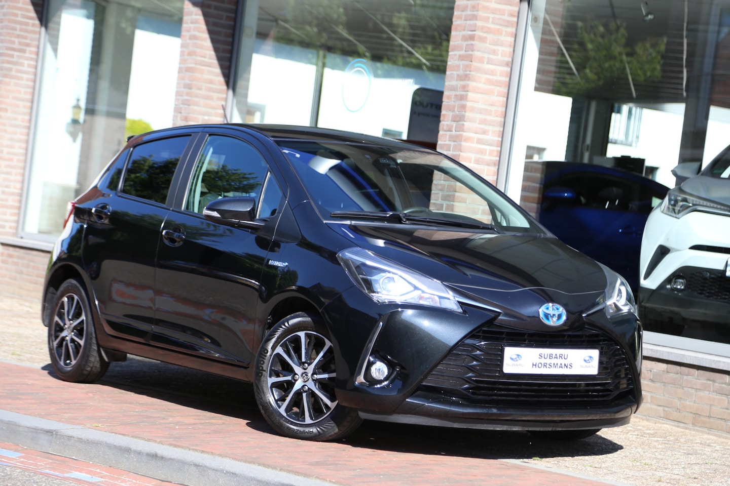 Toyota Yaris - 1.5 Hybrid Design Sport Navi Camera - AutoWereld.nl