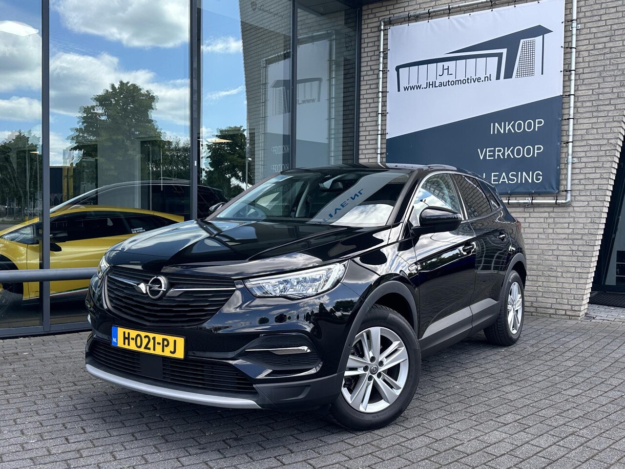 Opel Grandland X - 1.2 Turbo*CARPLAY*AUTOMAAT*HAAK*CRUISE*KEYLESS-GO* - AutoWereld.nl