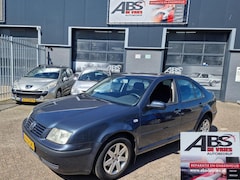 Volkswagen Bora - 1.6-16V AIRCO CRUISE CONTROL