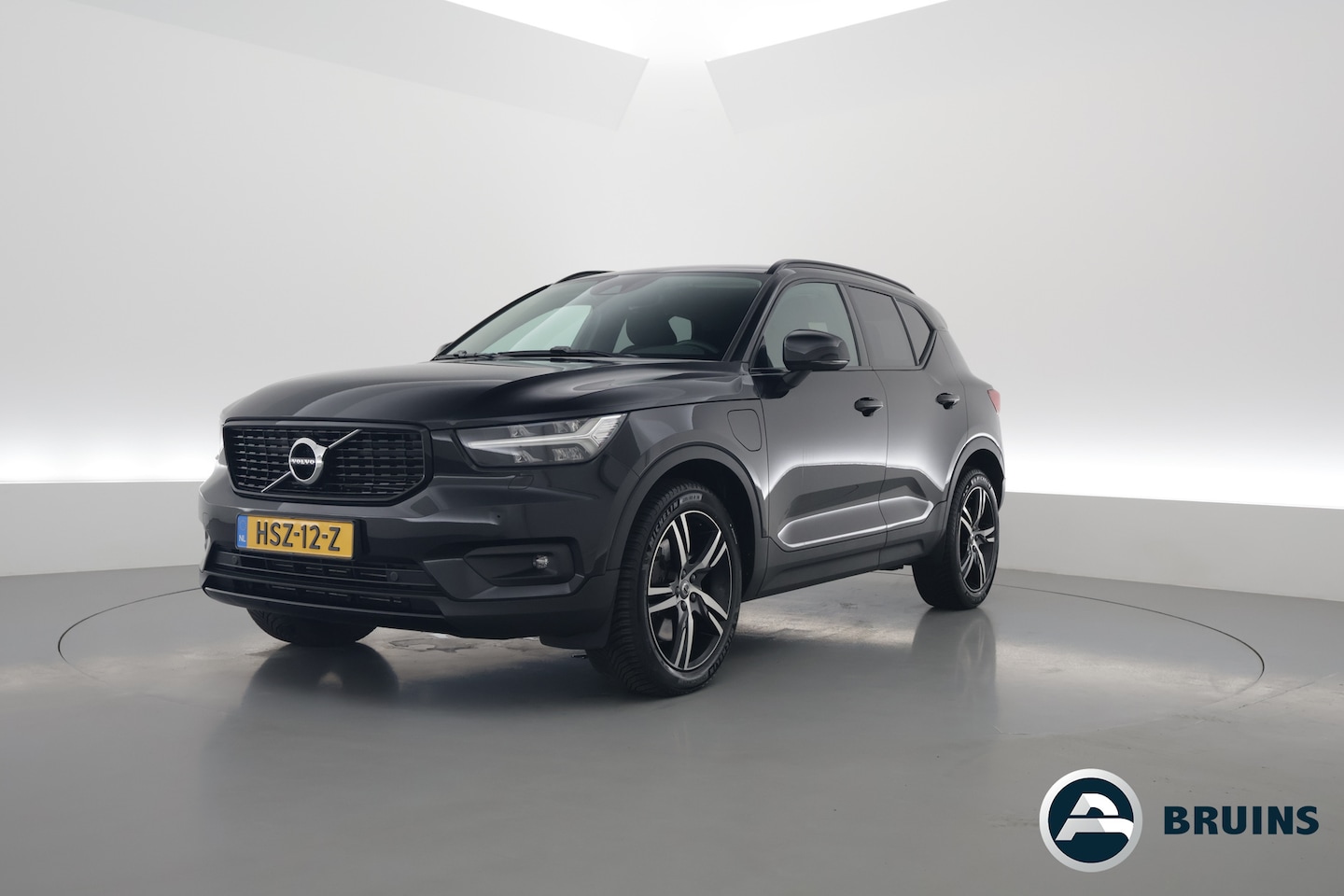 Volvo XC40 - T5 Recharge R-Design | Pilot Assist | ACC | Elek. stoel + geheugen | Camera | Stoel + stuu - AutoWereld.nl