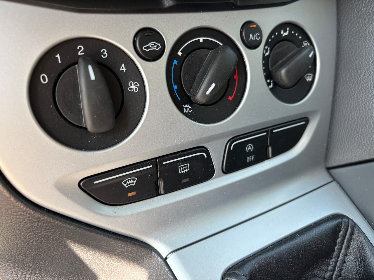 Ford Focus Wagon - 1.6 EcoBoost Trend Sport | Org-NL auto. D-riem verv. 1500kg trekgewicht.