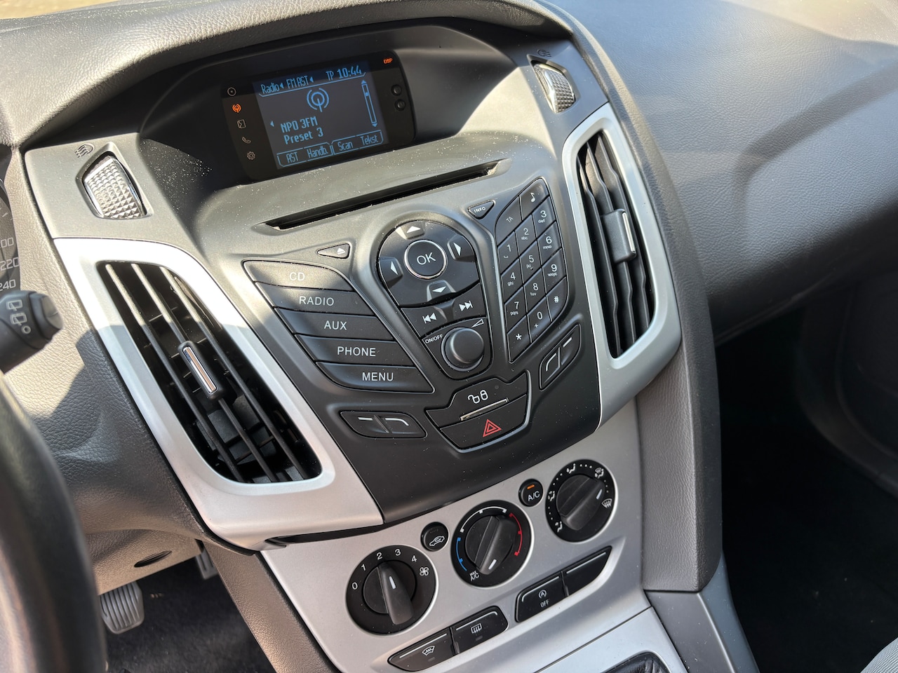Ford Focus Wagon - 1.6 EcoBoost Trend Sport | Org-NL auto. D-riem verv. 1500kg trekgewicht.