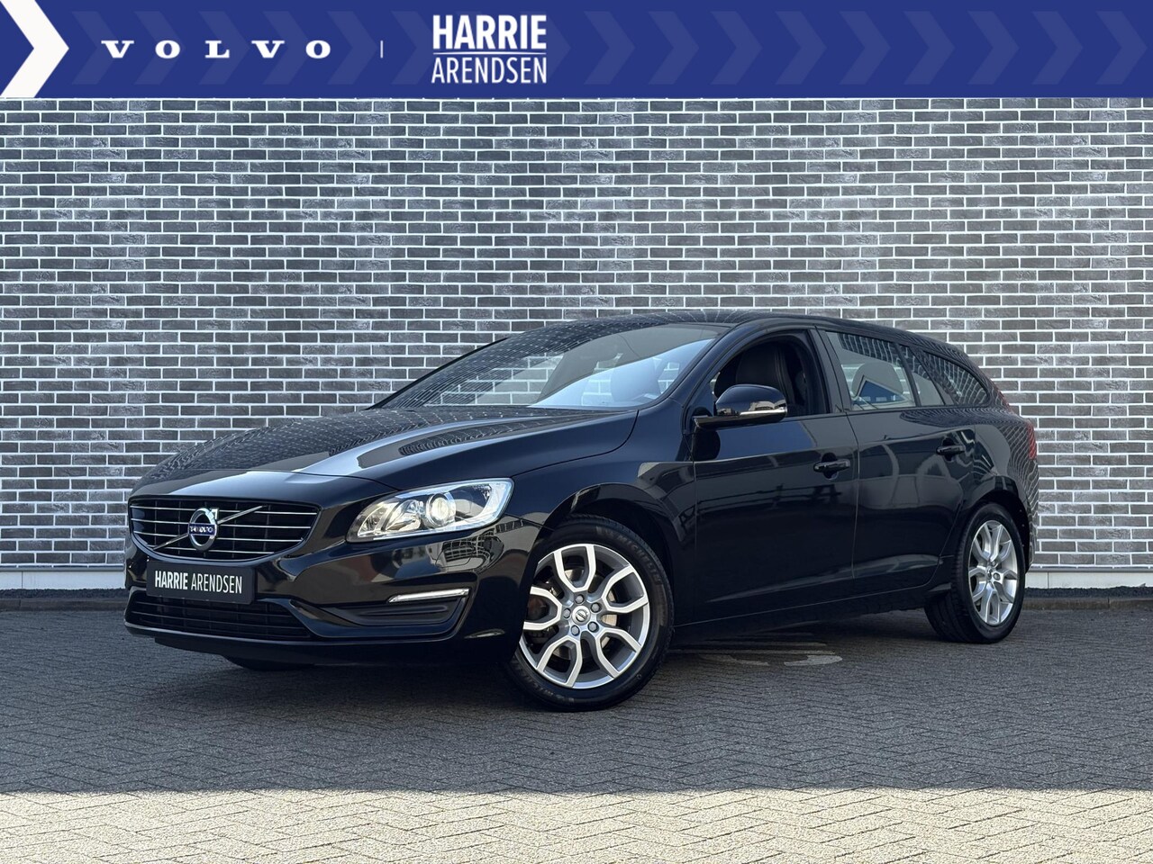 Volvo V60 - 2.0 D2 Polar+ Dynamic /Lederen bekleding/Afneembare trekhaak/1e eigenaar - AutoWereld.nl