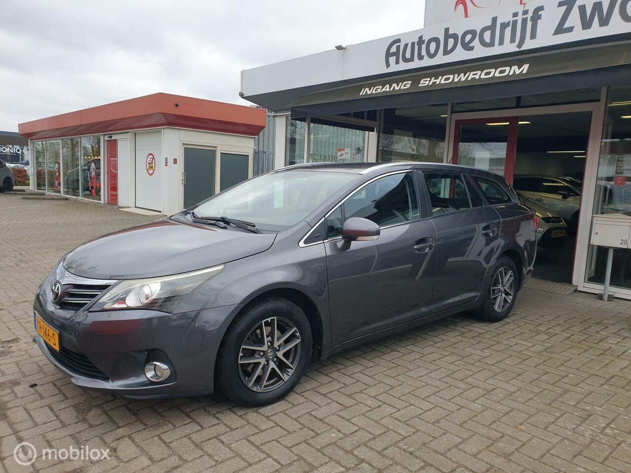 Toyota Avensis - 1.8 VVTi Business AUTOMAAT*AIRCO*CRUISE*NAVI* - AutoWereld.nl