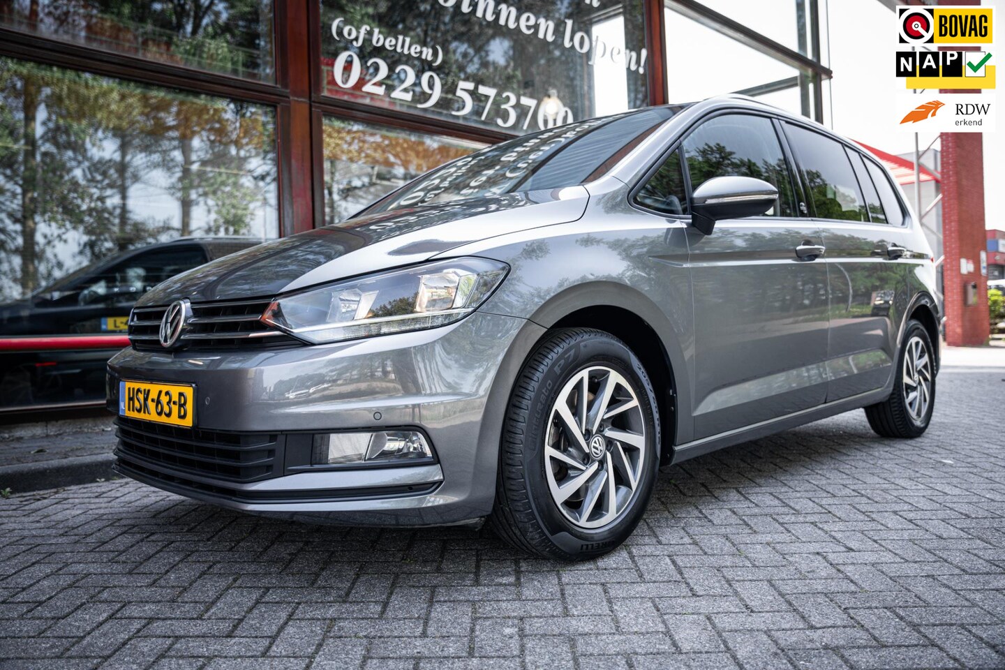 Volkswagen Touran - 1.2 TSI Sound|7 persoons | Navigatie | Parkeer Camera | Cruise control | Car-Play | - AutoWereld.nl
