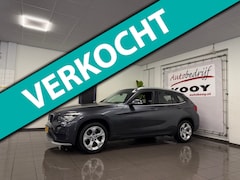 BMW X1 - SDrive20i Limited Series * Automaat / Navigatie / Trekhaak / NL Auto