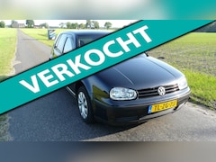 Volkswagen Golf - 1.6 Trendline Automaat , 4-deurs