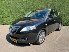 Lancia Y(psilon) - Ypsilon 0.9 TwinAir Silver Plus, Airco, PDC, Multimedia ,