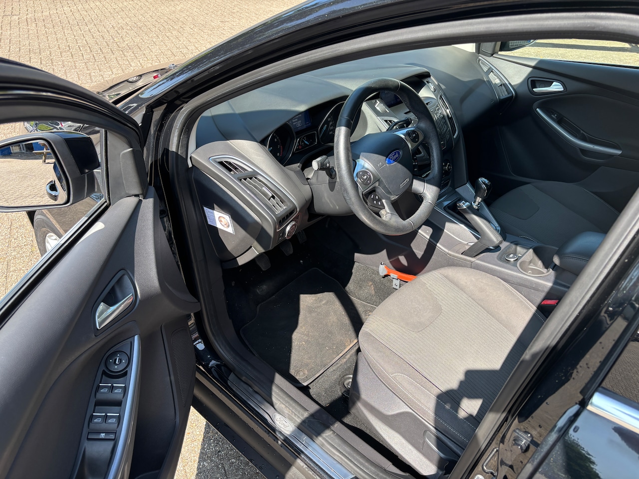 Ford Focus Wagon - 1.0 EcoBoost Titanium | Org-NL auto. D-riem verv. Dealer ondh. Navi.