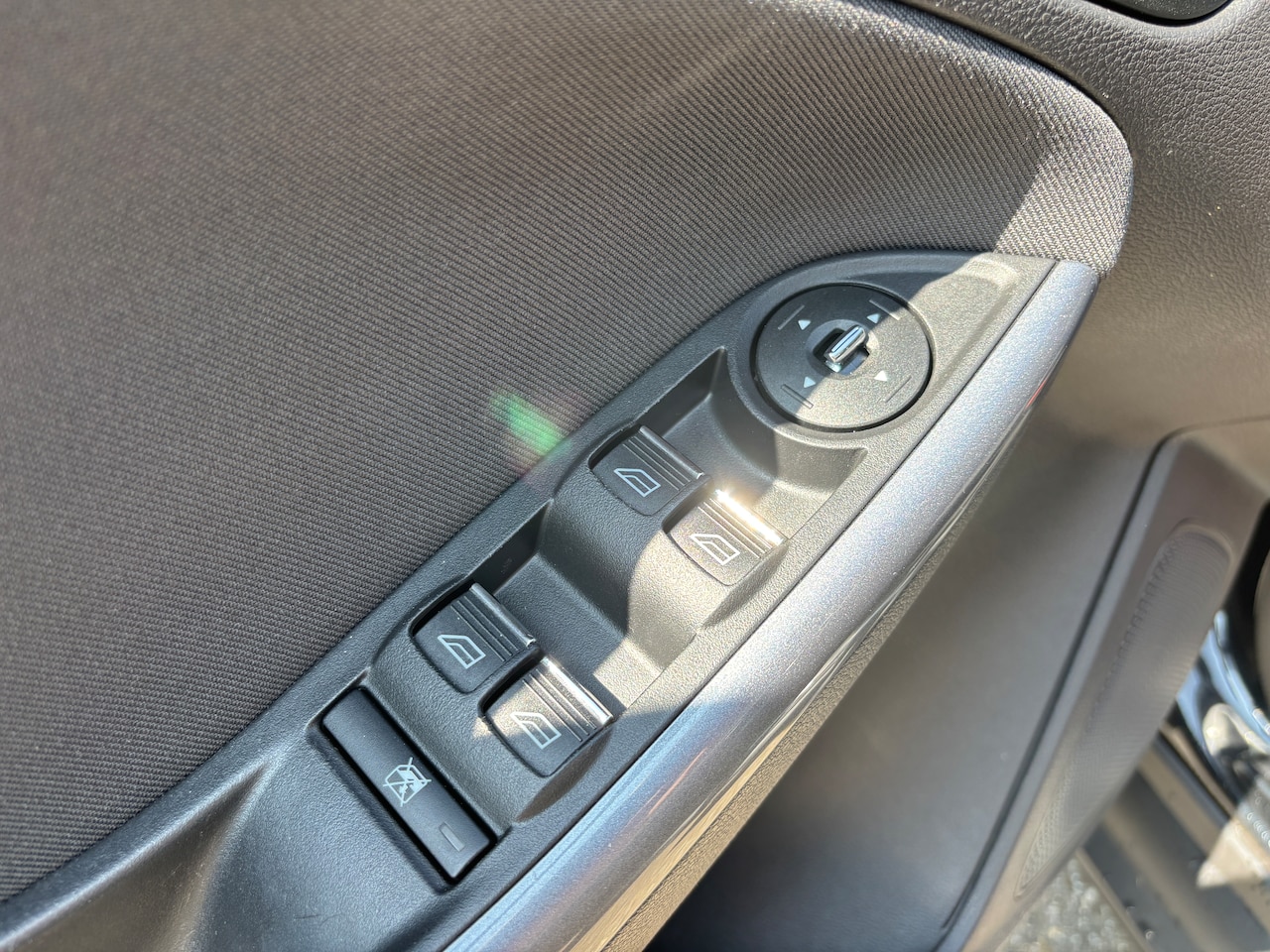Ford Focus Wagon - 1.0 EcoBoost Titanium | Org-NL auto. D-riem verv. Dealer ondh. Navi.