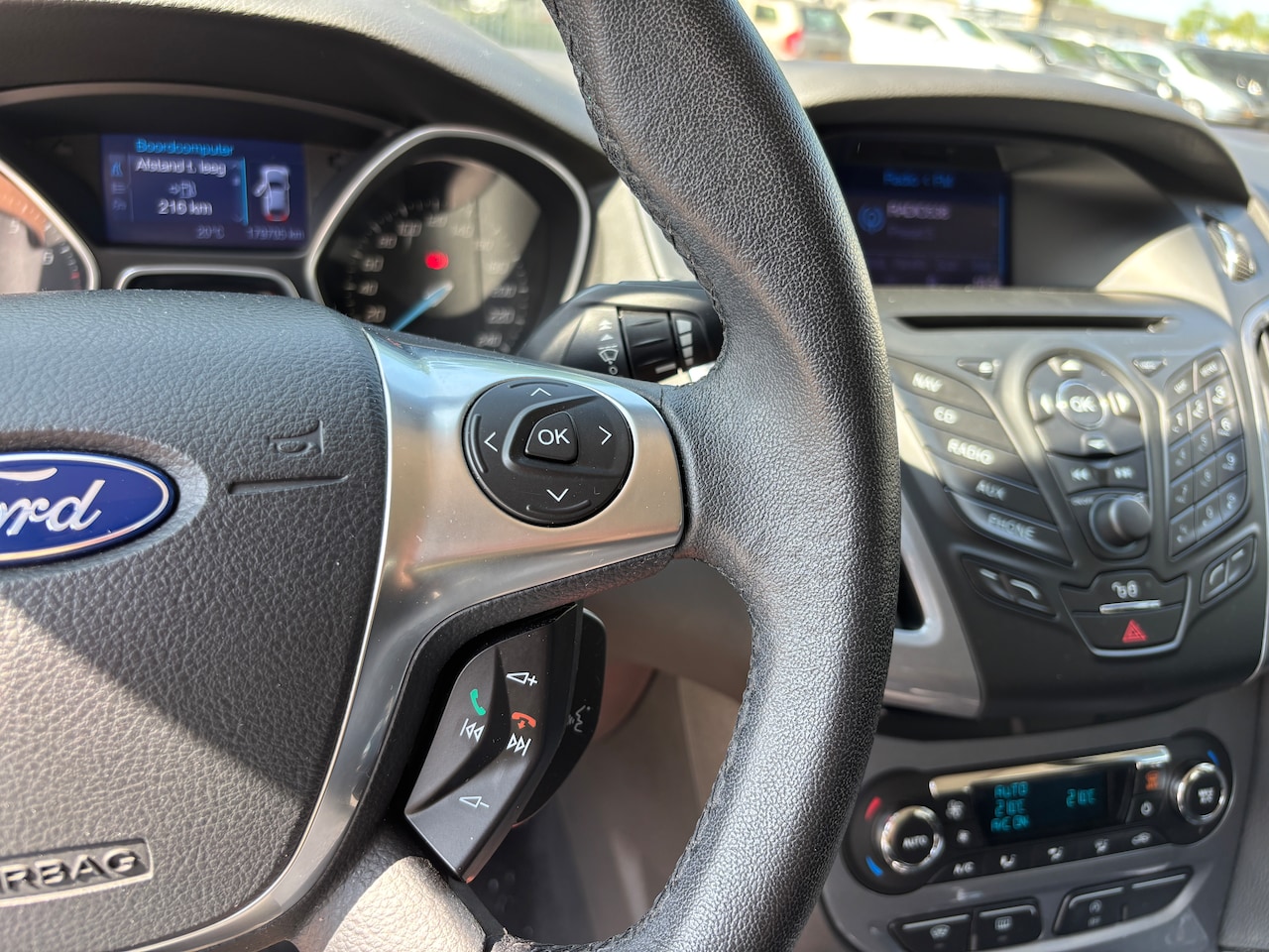 Ford Focus Wagon - 1.0 EcoBoost Titanium | Org-NL auto. D-riem verv. Dealer ondh. Navi.