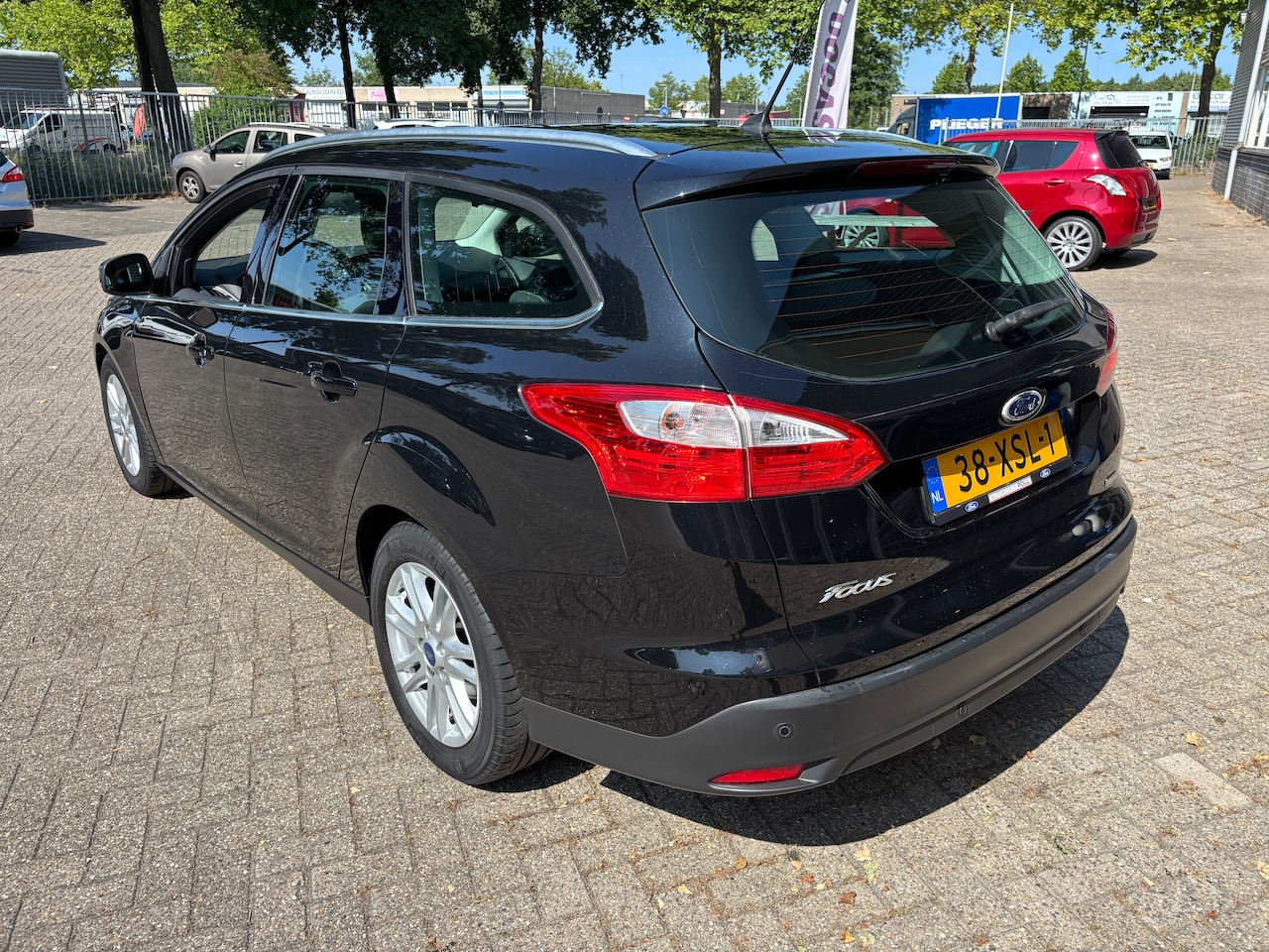 Ford Focus Wagon - 1.0 EcoBoost Titanium | Org-NL auto. D-riem verv. Dealer ondh. Navi.