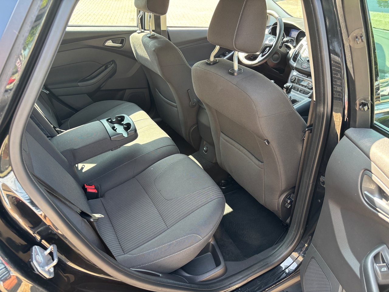 Ford Focus Wagon - 1.0 EcoBoost Titanium | Org-NL auto. D-riem verv. Dealer ondh. Navi.