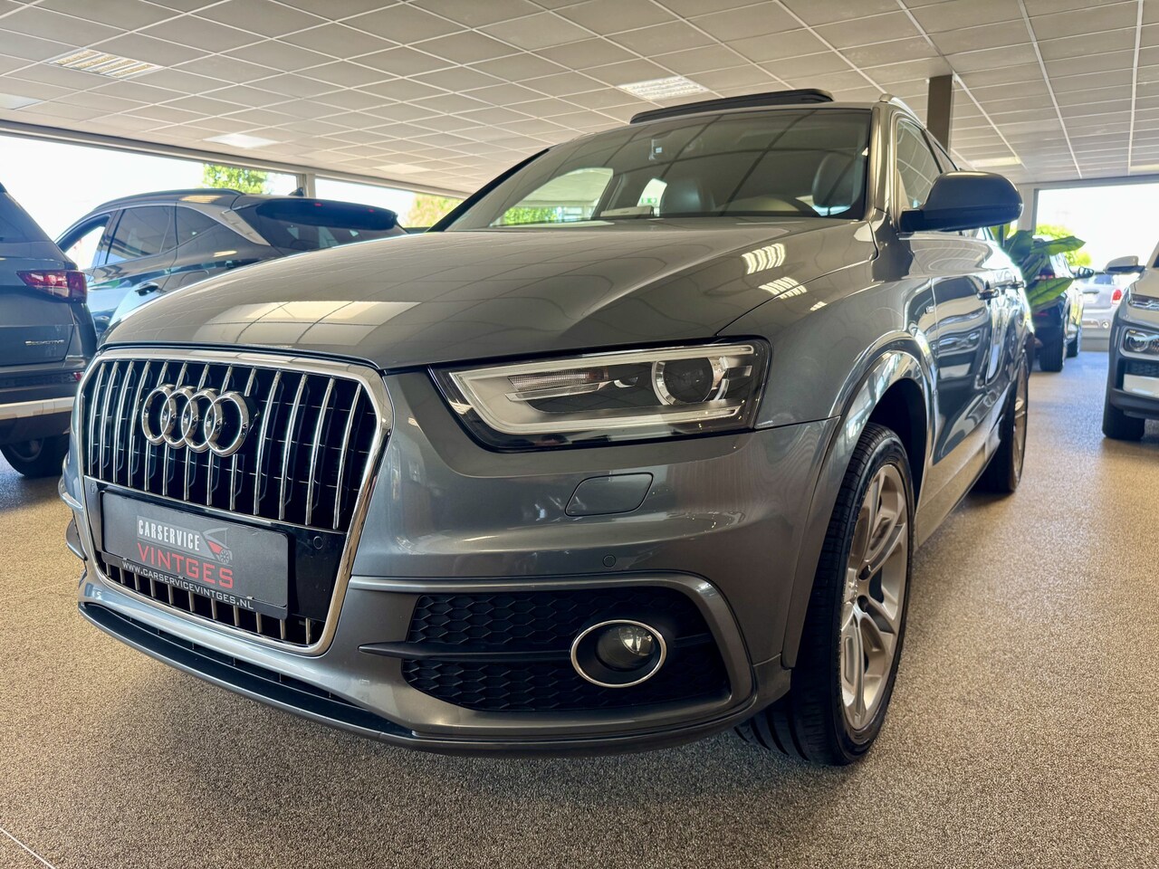 Audi Q3 - 2.0 TFSI quattro Pro Line S-line, Pano, 19"inch, Clima, 211PK, Navi,  Xenon, Trekhaak! - AutoWereld.nl