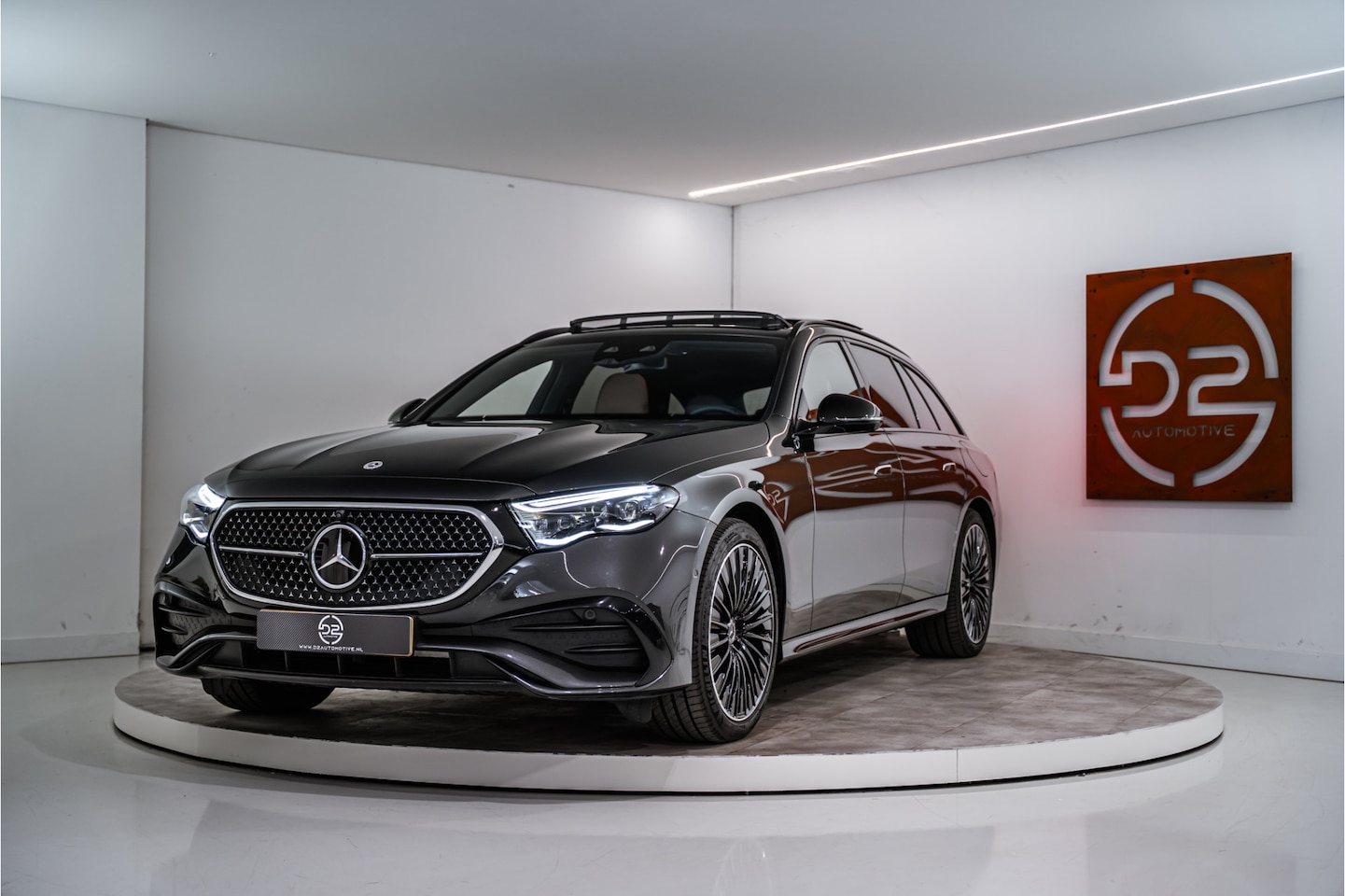 Mercedes-Benz E-klasse Estate - 300 e AMG 313PK | NL AUTO+NAP | 1e Eig. | Pano | Sfeer | Burmester | VOL! Fabrieksgarantie - AutoWereld.nl