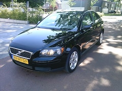 Volvo S40 - 1.8 Kinetic clima ijs koud