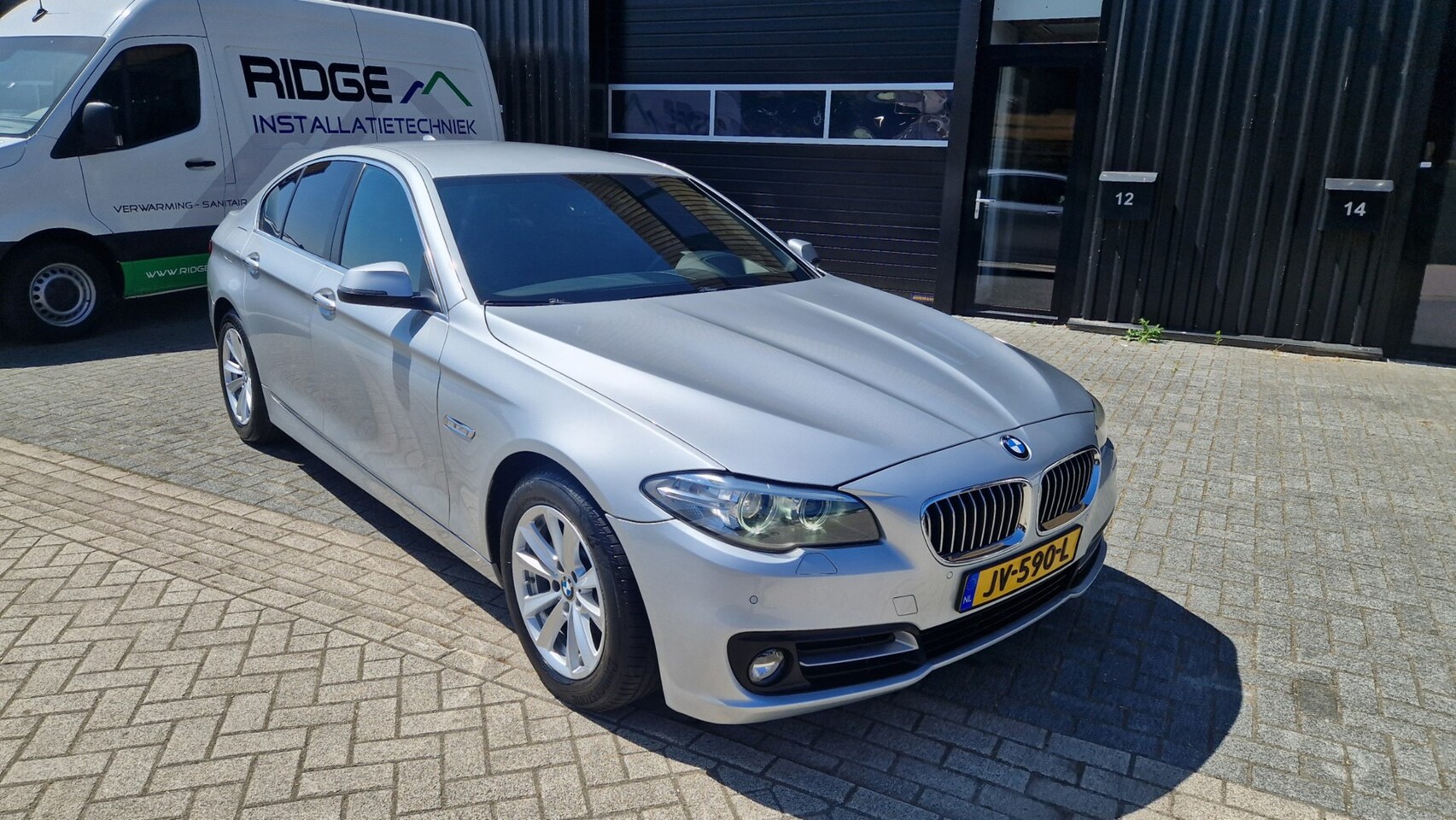 BMW 5-serie - 520i High Executive Navi/Leder - AutoWereld.nl