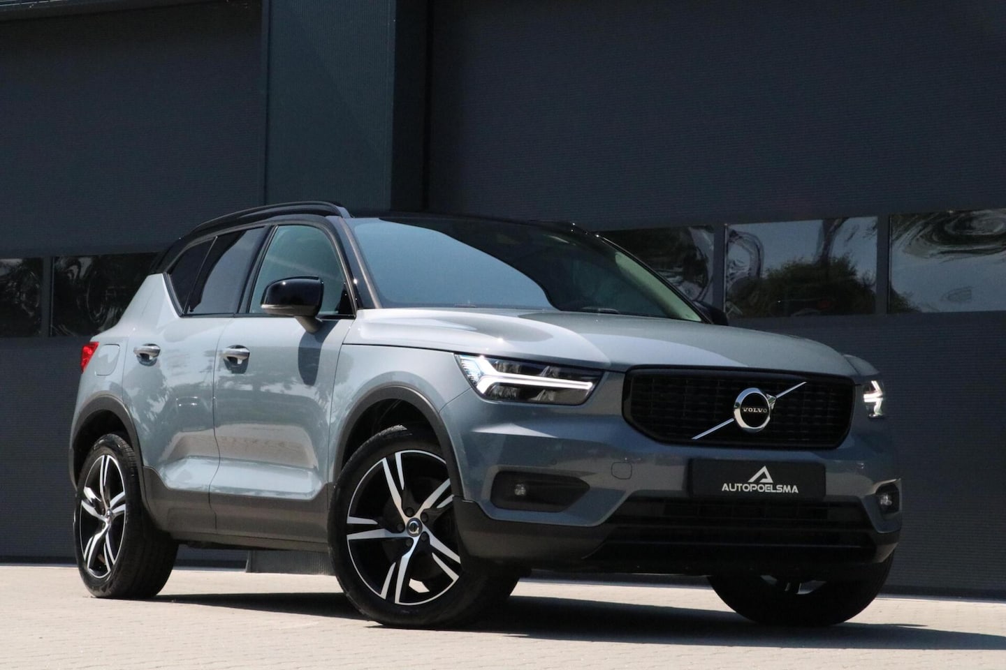 Volvo XC40 - 1.5 T5 262pk|R-DESIGN| Expression Harman/Kardon Camera Blindspot AppleCarplay Thunder Grey - AutoWereld.nl