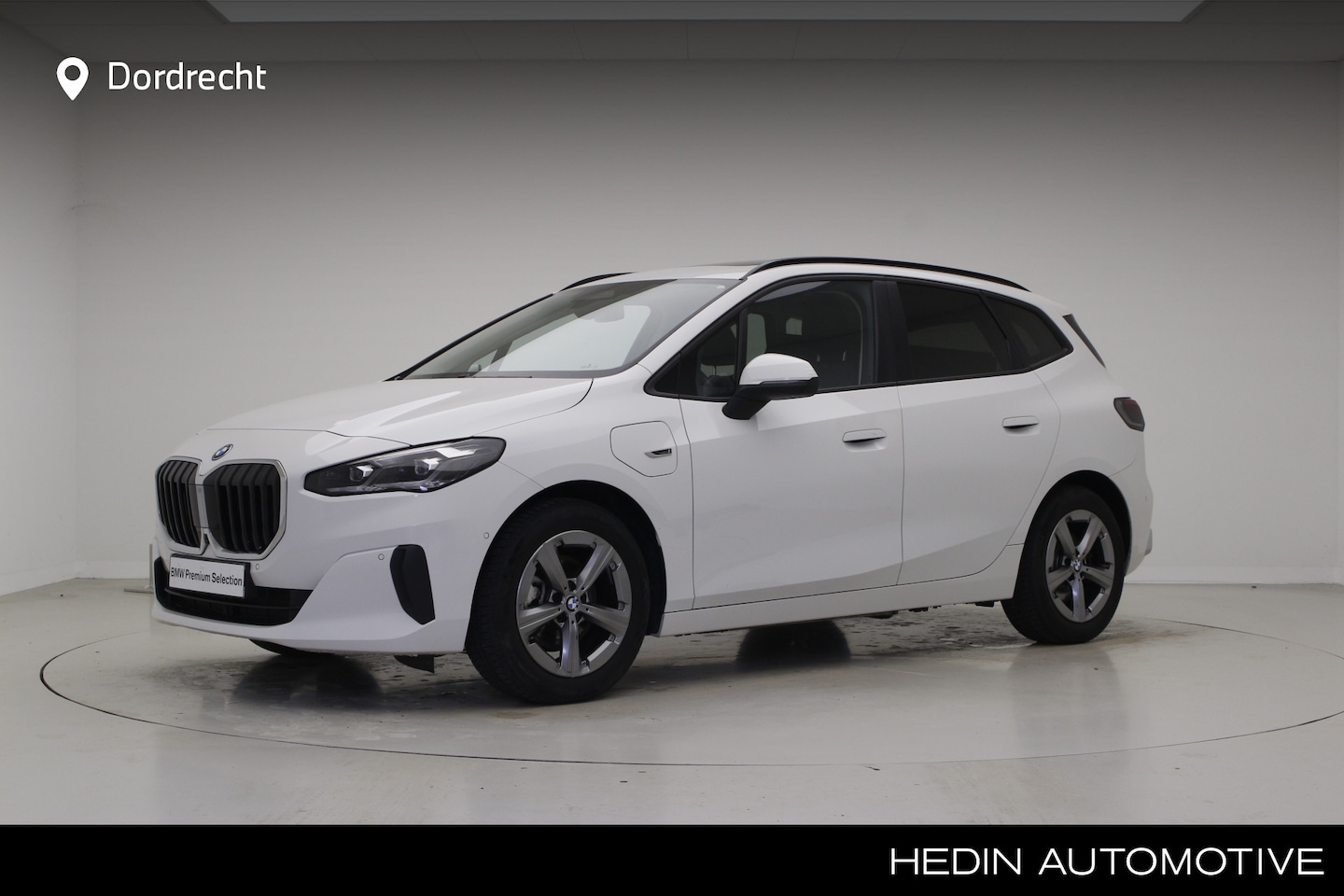 BMW 2-serie Active Tourer - 225e xDrive | Panorama | Harman Kardon | Trekhaak | Head-Up - AutoWereld.nl