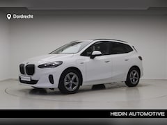 BMW 2-serie Active Tourer - 225e xDrive | Panorama | Harman Kardon | Trekhaak | Head-Up