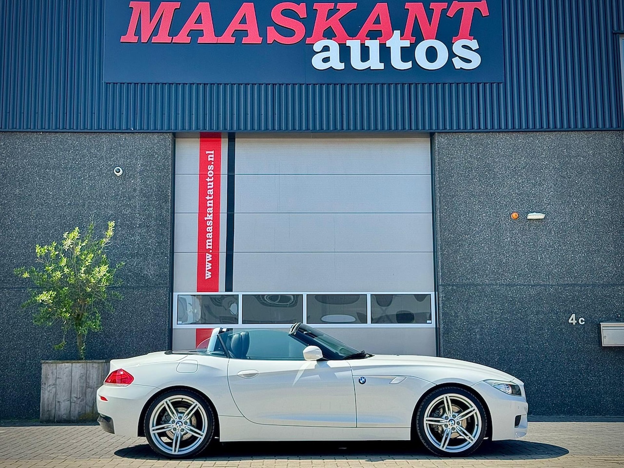 BMW Z4 Roadster - (e89) Sdrive23i / M-sport / Navi / M-chassis / Design Pure Impulse / Styling 326 / MANUAL! - AutoWereld.nl