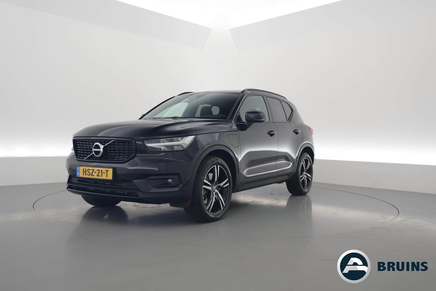 Volvo XC40 - 1.5 T5 Recharge R-Design | Pilot Assist. | ACC | Blis | H&K Audio | Elek. stoel. | Stoel + - AutoWereld.nl